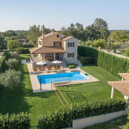 Modern With Private Pool In Dubravci Croatia *