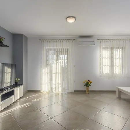 וילה Modern With Private Pool In Dubravci Croatia Korenići