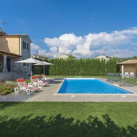 Modern With Private Pool In Dubravci Croatia וילה Korenići