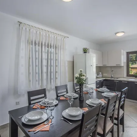 Modern With Private Pool In Dubravci Croatia *